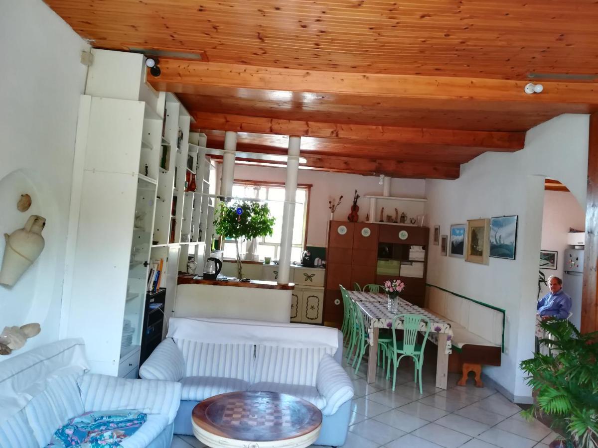קסטלנובו די ואל די צ'צ'ינה La Vecchia Locanda מראה חיצוני תמונה