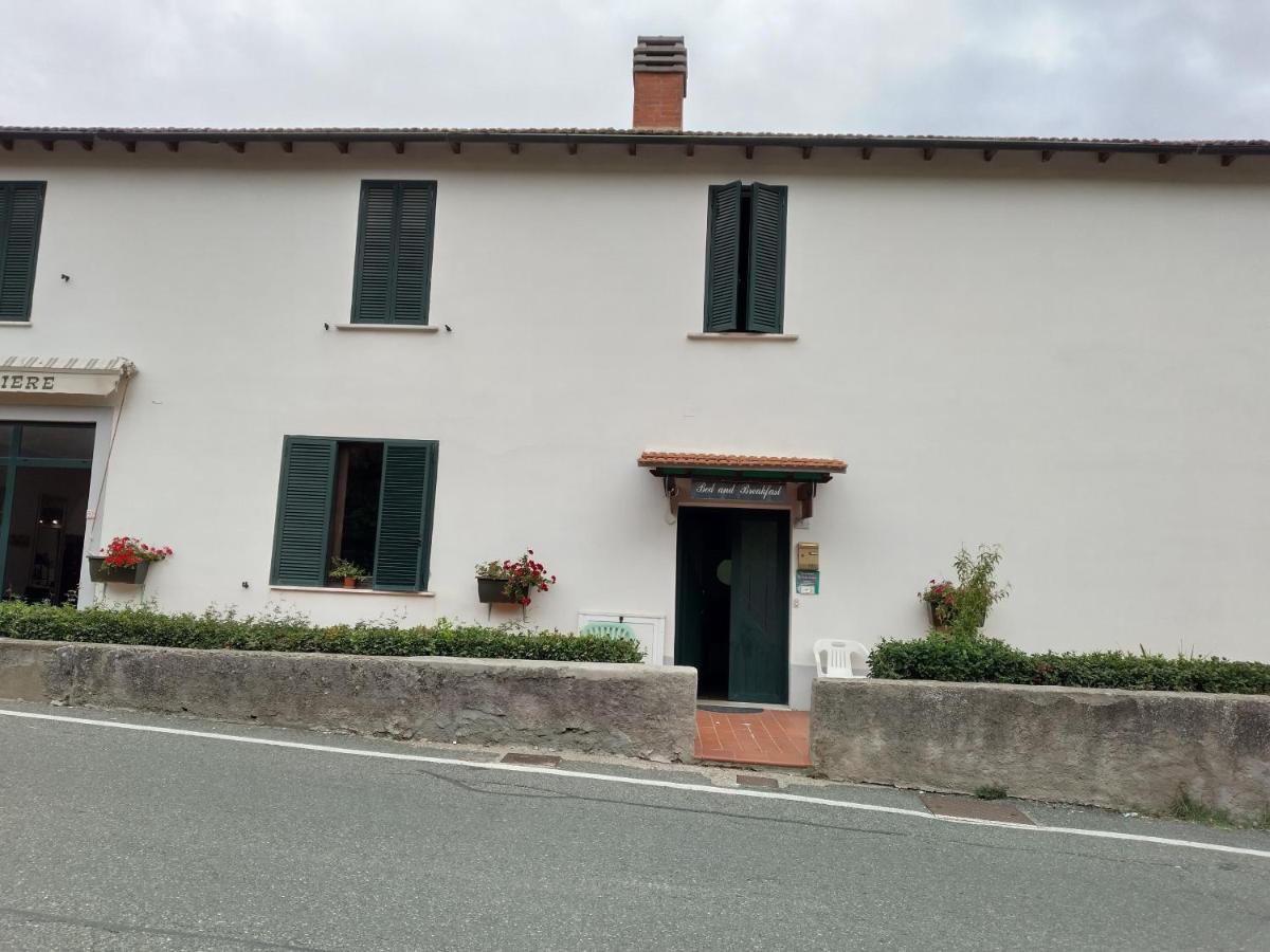 קסטלנובו די ואל די צ'צ'ינה La Vecchia Locanda מראה חיצוני תמונה